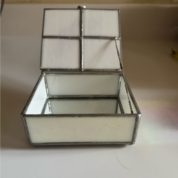 4 inch stained glass box with butterfly - Picture 3 of 3